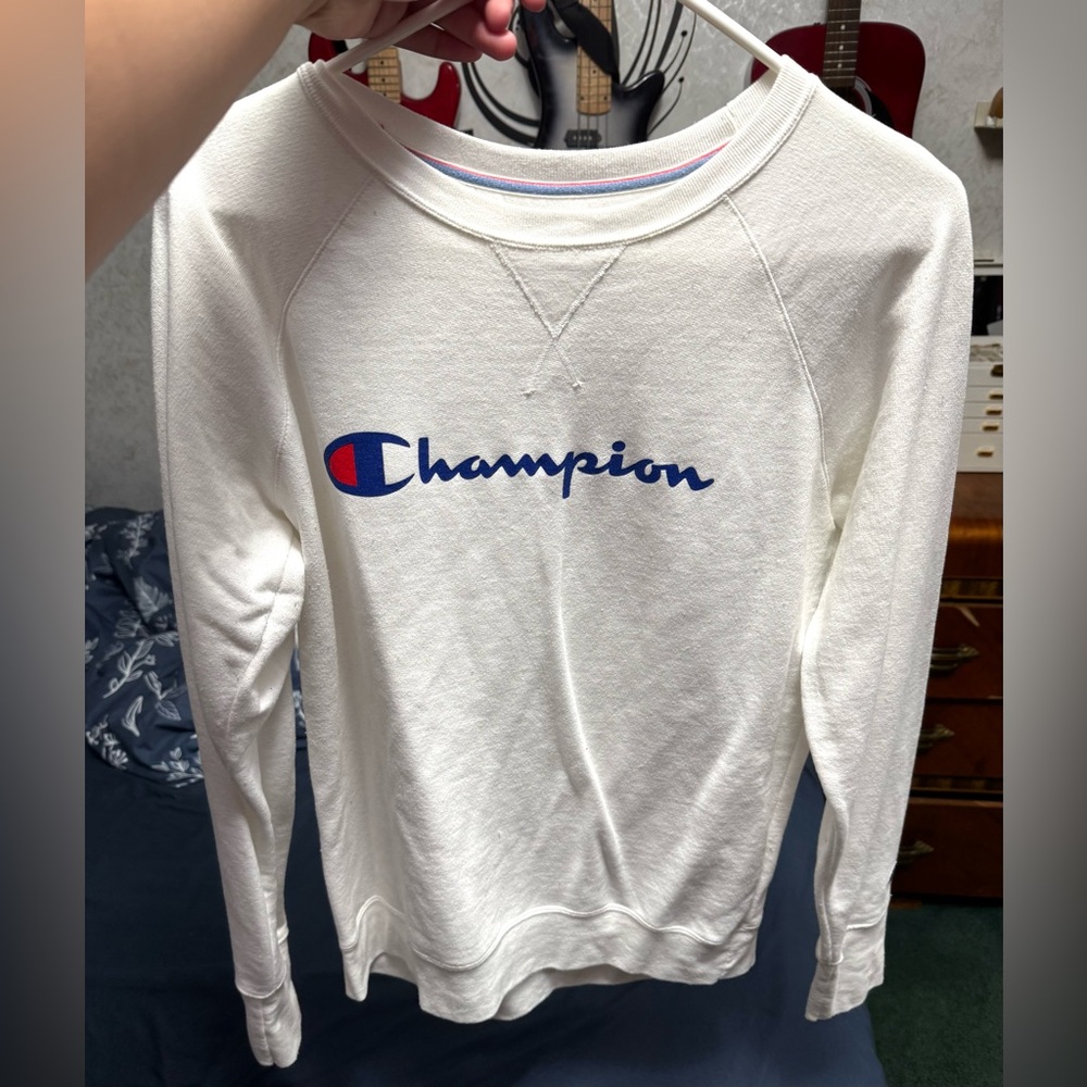 Champion Cream Athletic Sweatshirt (WOMENS MEDIUM)
